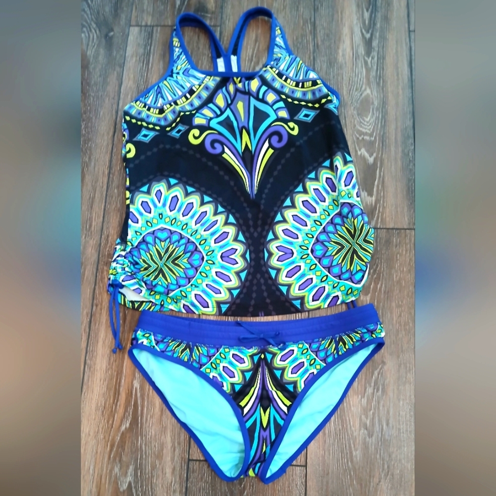 Athleta Blue and Green Patterned Swim Set